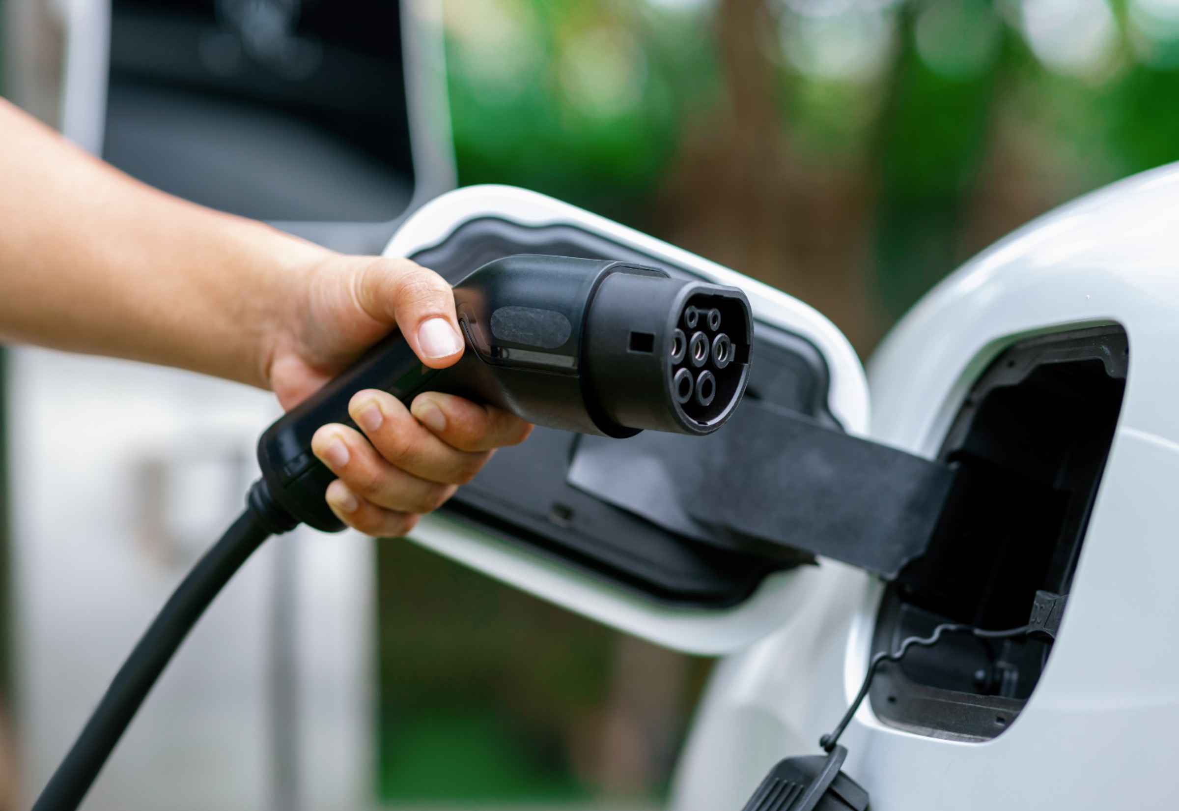 Global EV sales rise by 18%, India witnesses 17.1% YOY growth