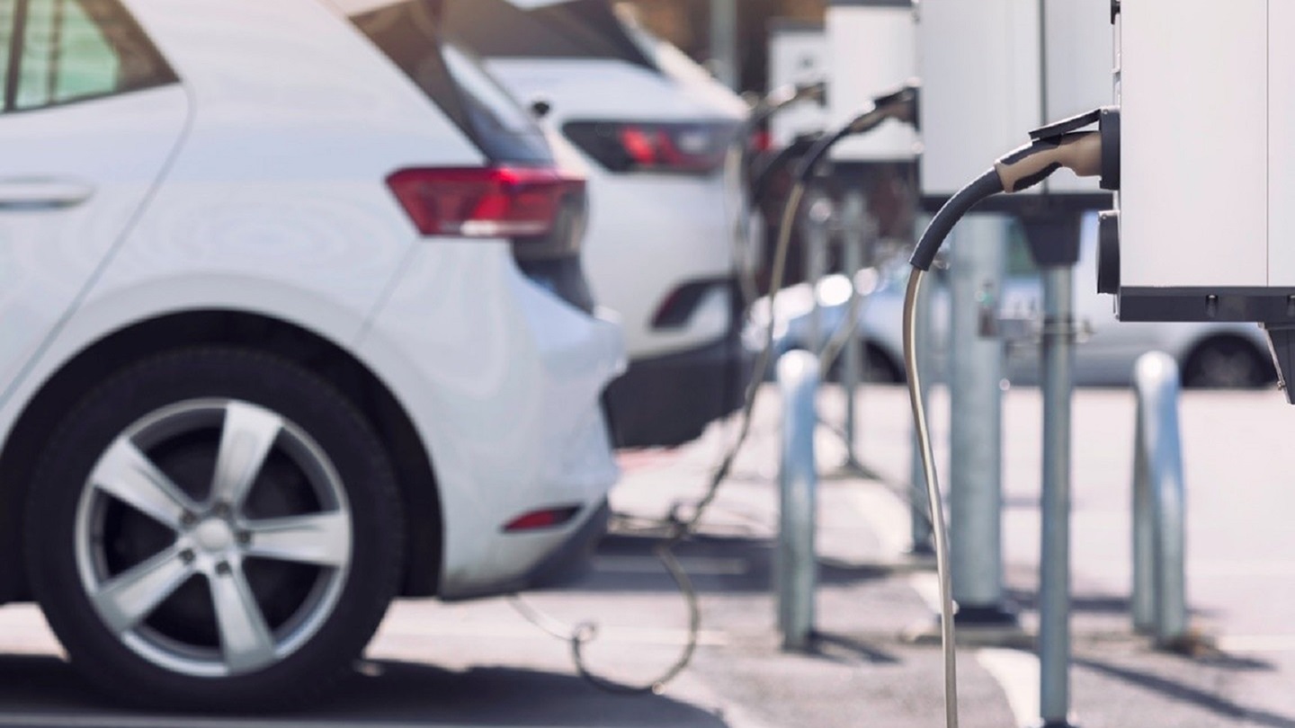 EV insurance demand rises, Delhi-NCR in lead: Policybazaar Report