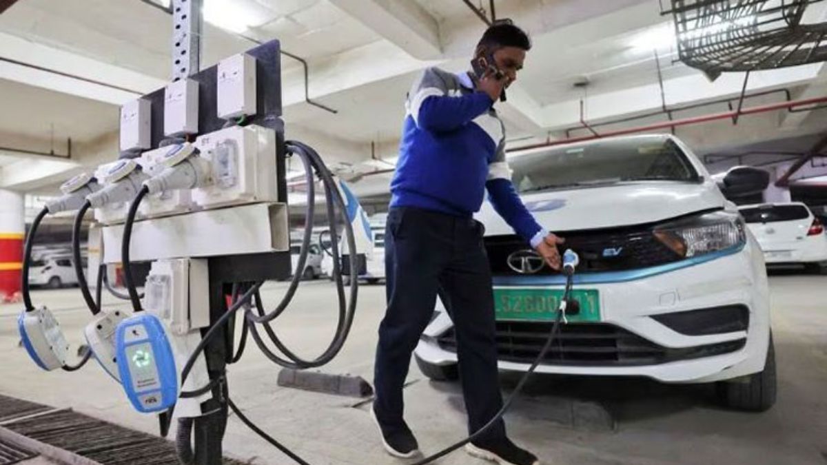 Delhi Government EV policy 2.0 delays: Will existing EV policy get extension?