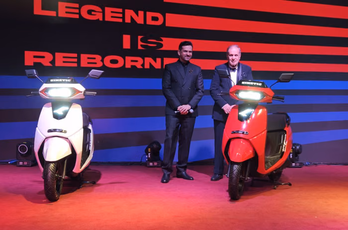 Kinetic DX EV Launched at ₹1.11 Lakh – Nostalgic Icon Returns as India’s Smartest Electric Scooter!