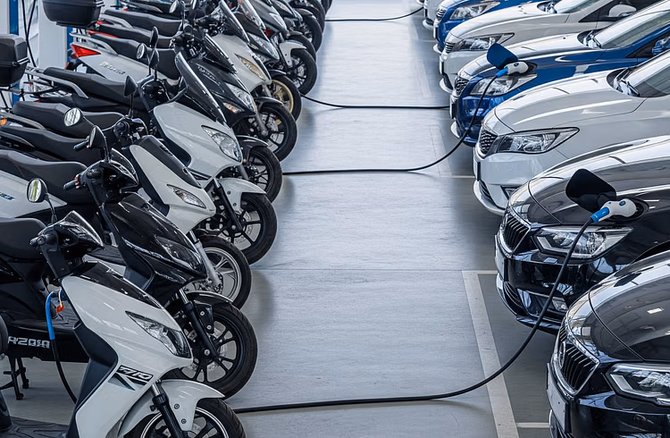 India’s Auto Sector Faces Shake-Up: EV Sales Surge 34% as Two-Wheelers Slip 6.2% in Q1 FY2026